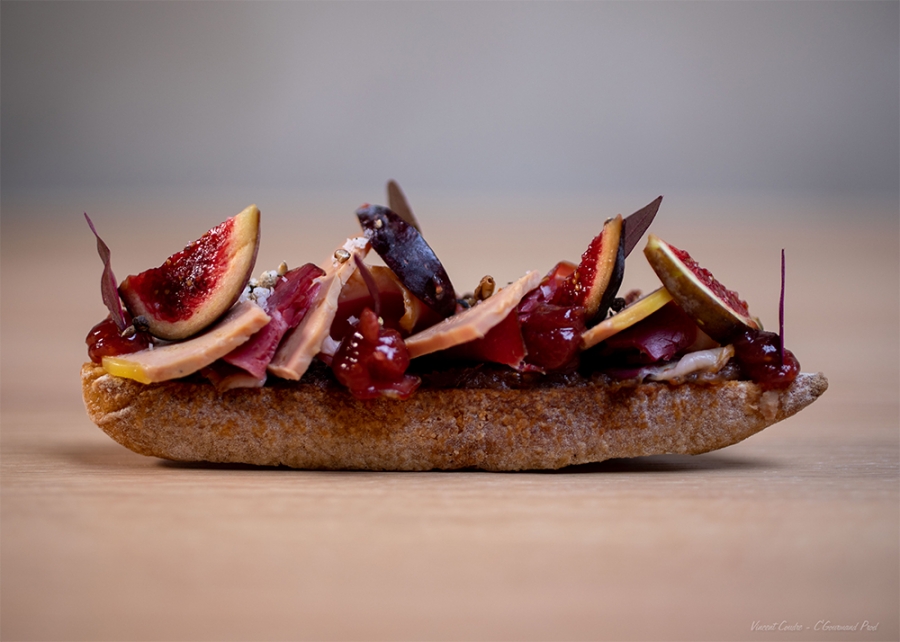 Tartine de foie gras, magret séché et figues
